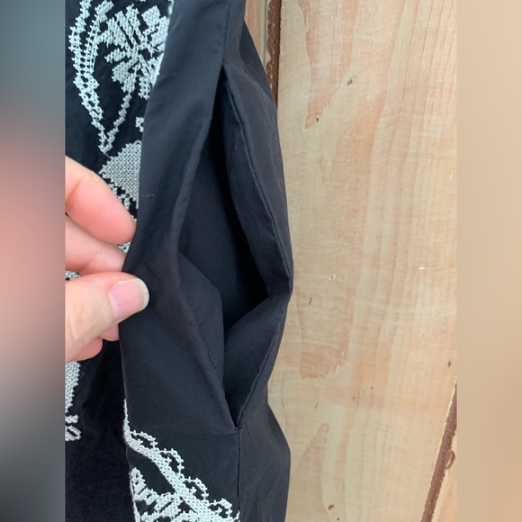 Hazel | black shift dress | embroidered pattern | sz L | NWOT - Picture 4 of 6
